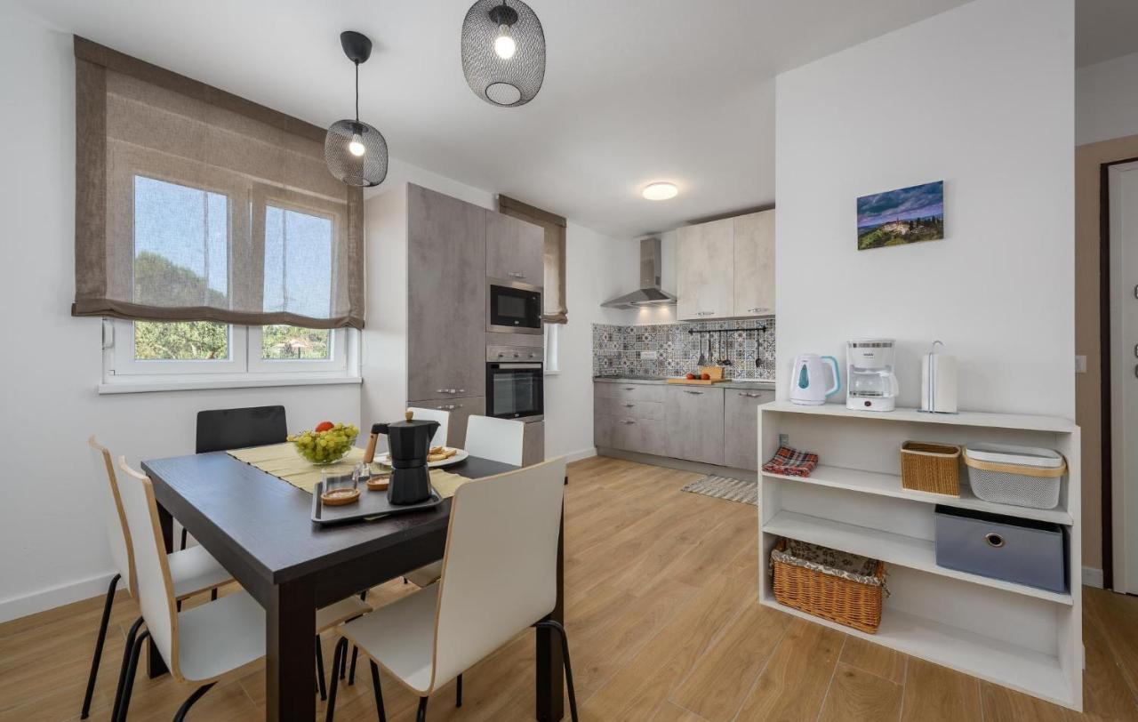 Apartmani Lucija Poreč Extérieur photo