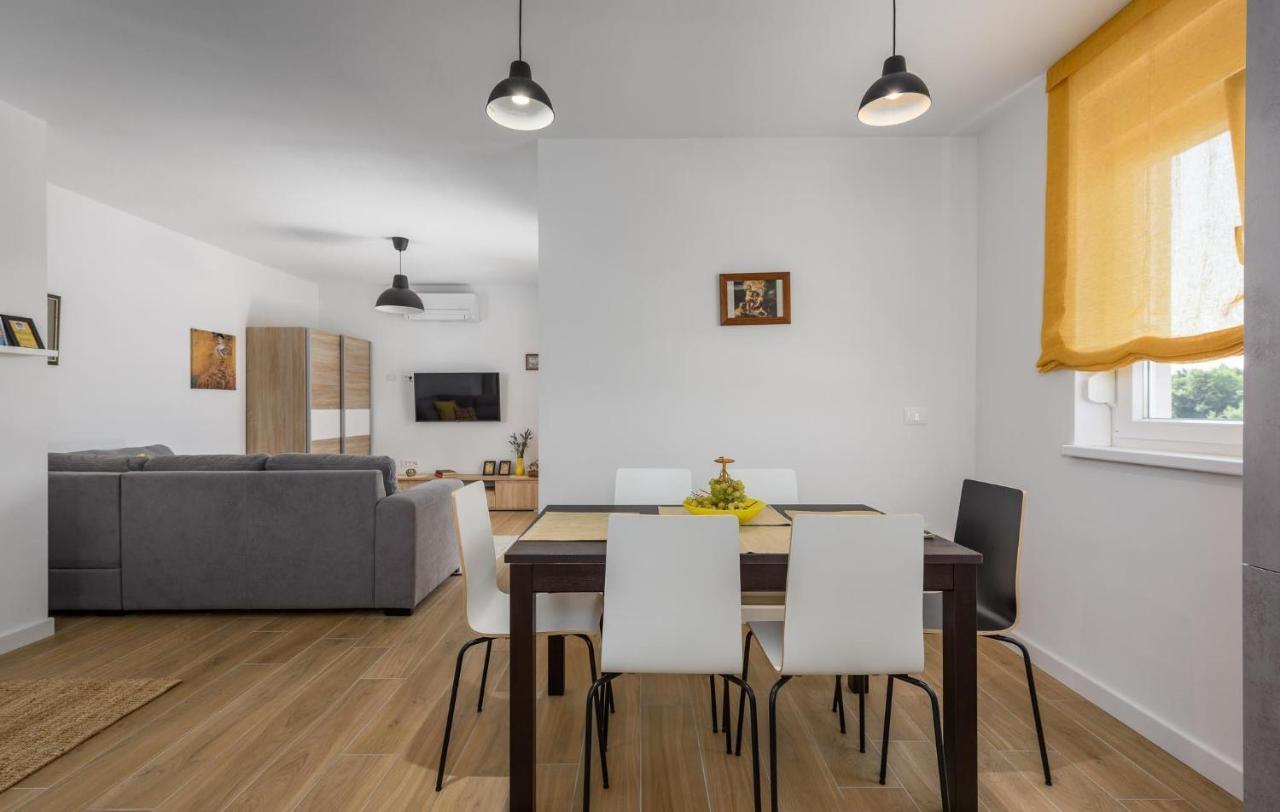 Apartmani Lucija Poreč Extérieur photo